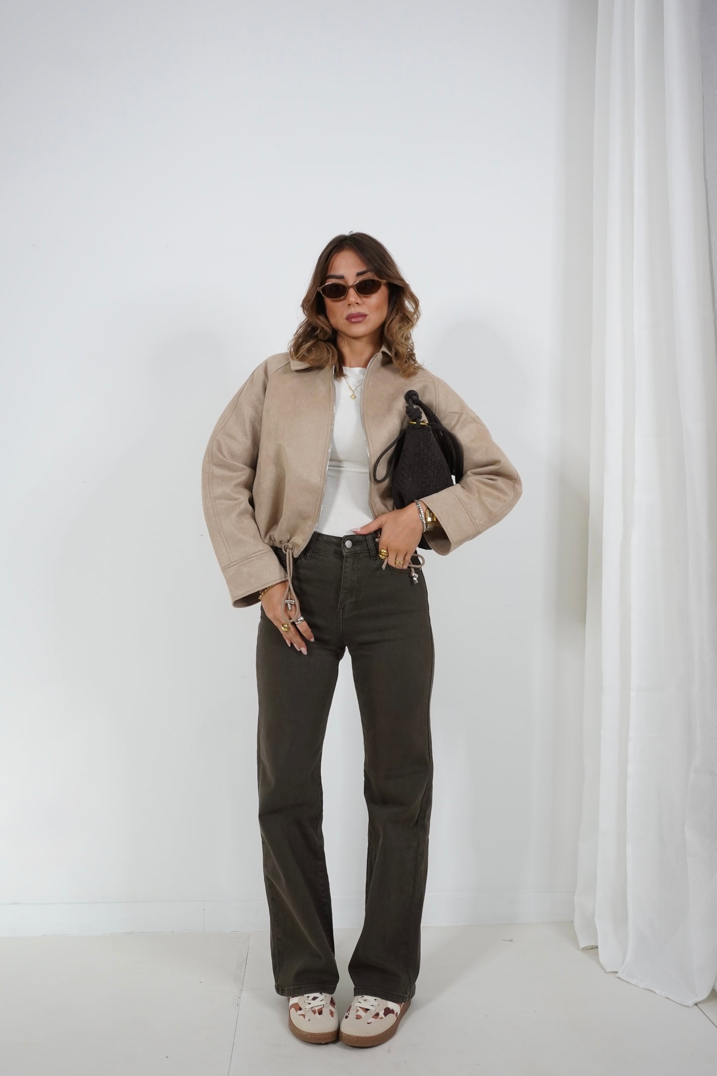 Bomber con coulisse suede beige