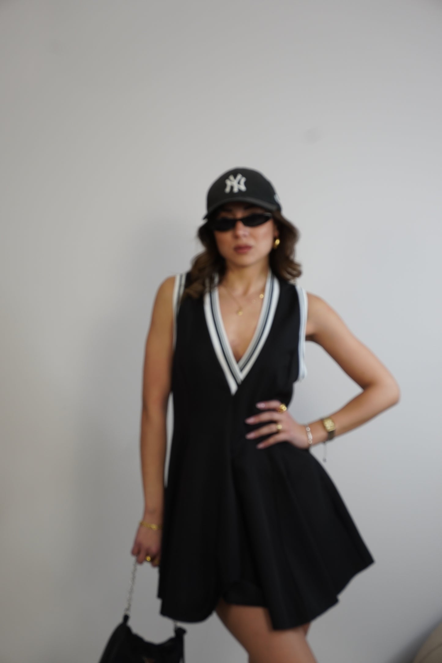 Abito scollo a V varsity