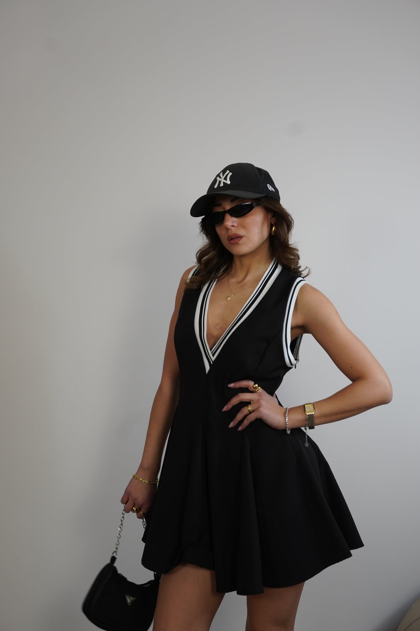 Abito scollo a V varsity