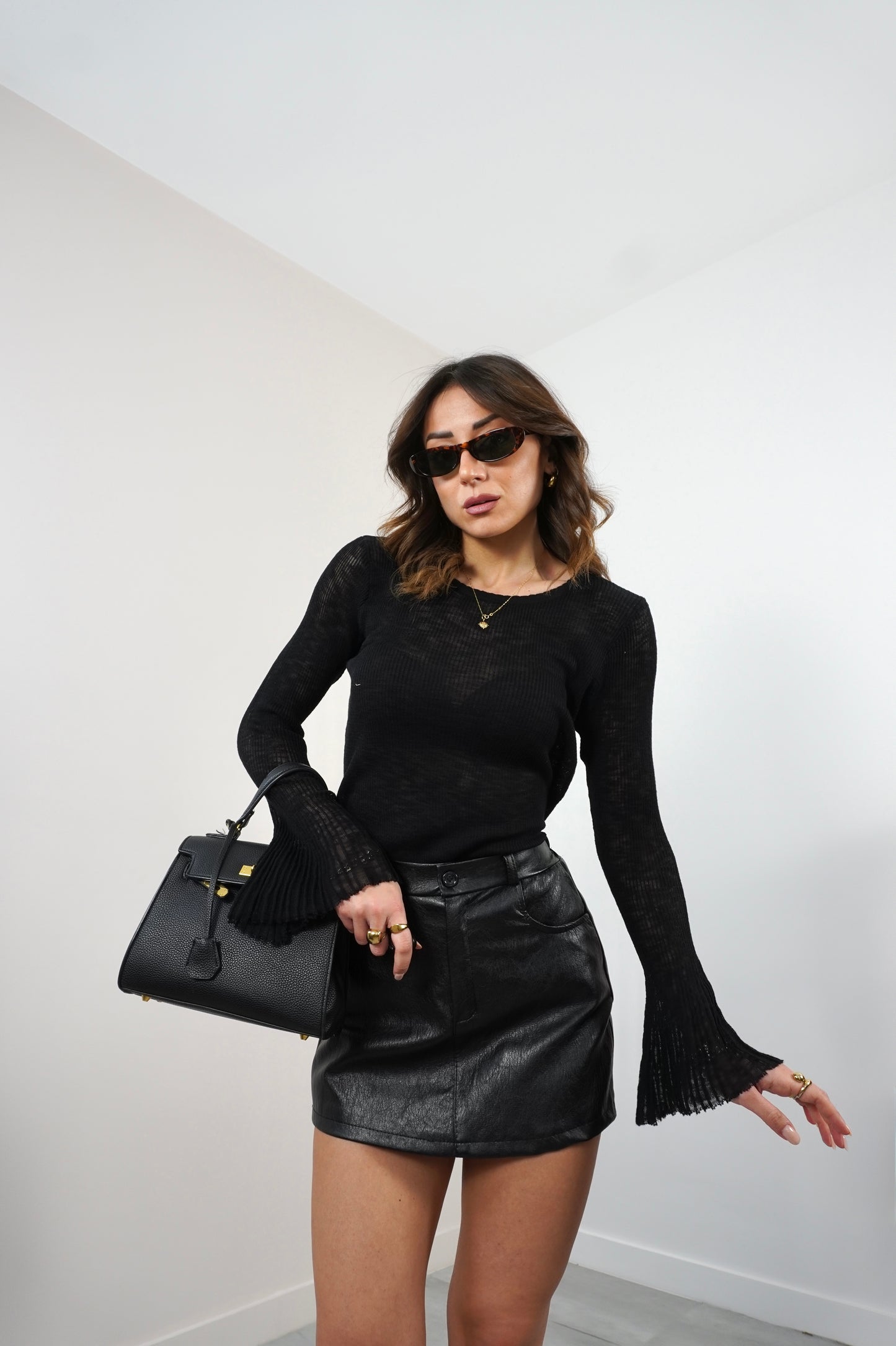 Maglia semi trasparente con manica a tulipano GF68019