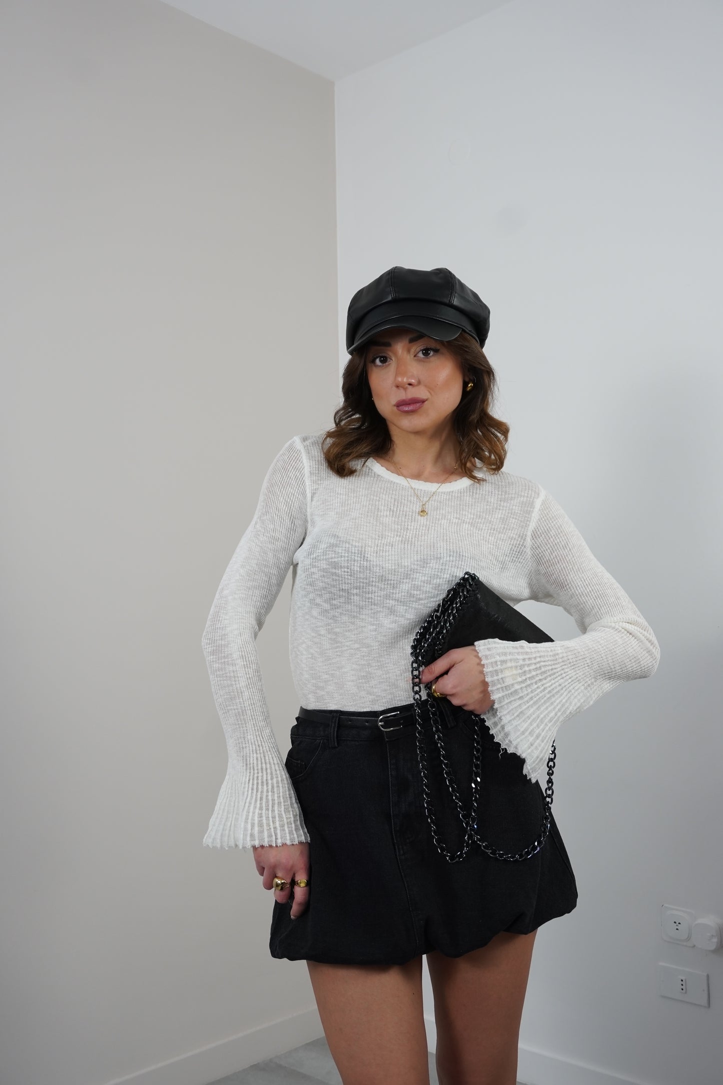 Maglia semi trasparente con manica a tulipano GF68019