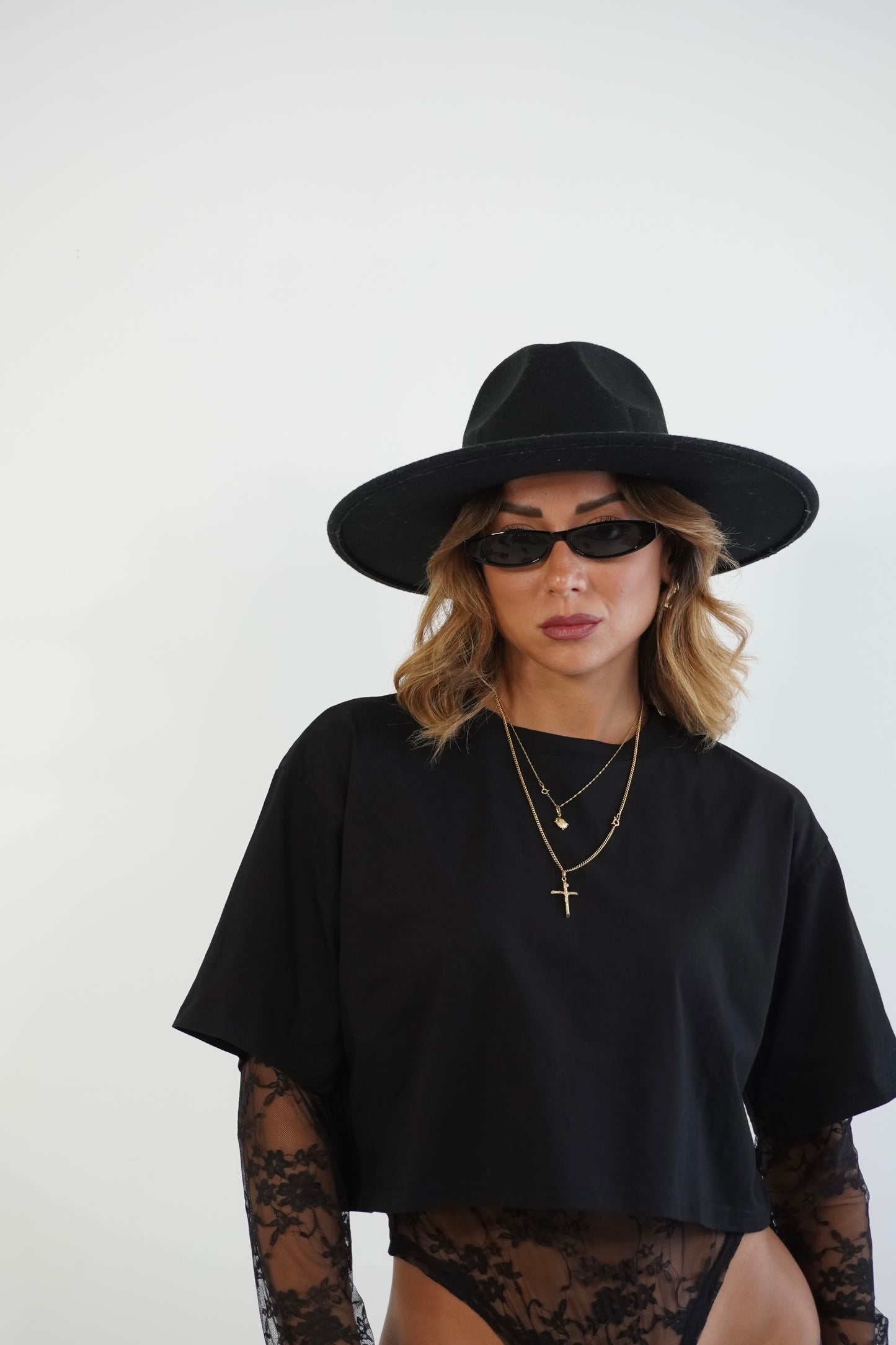 T-shirt crop + body in pizzo